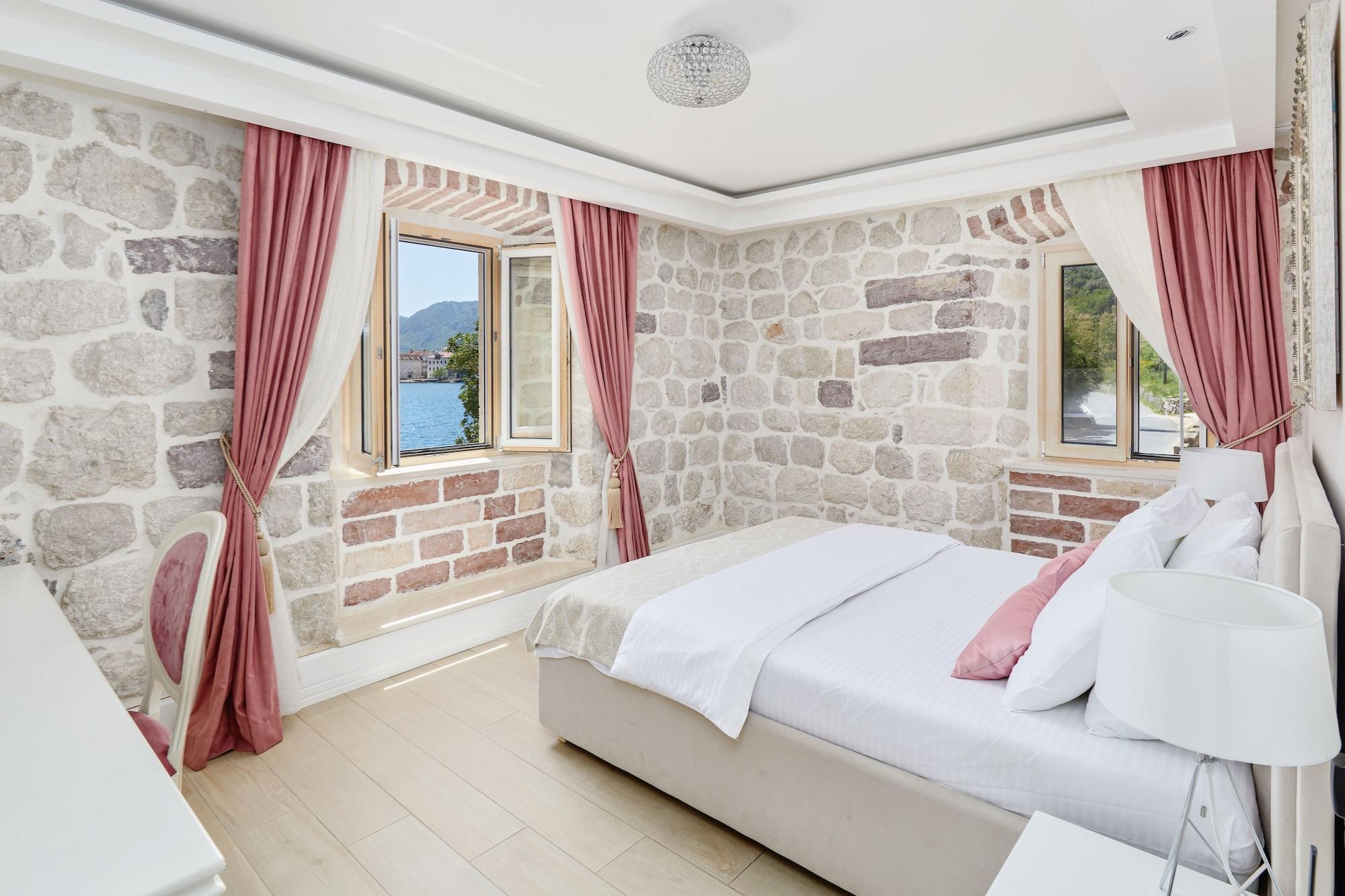 Hotel Libertas Kotor Exterior photo